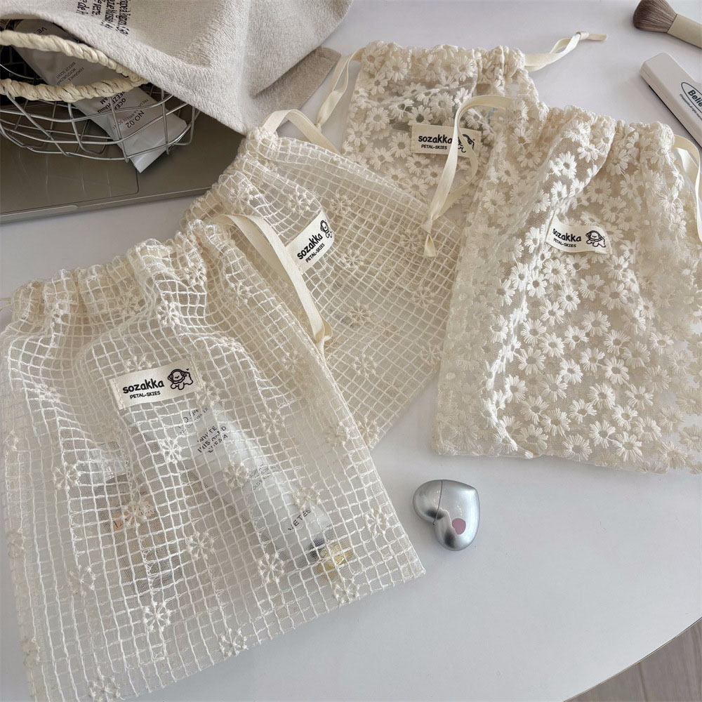 Travel Z - Kant geborduurde Daisy Mesh make-up tas