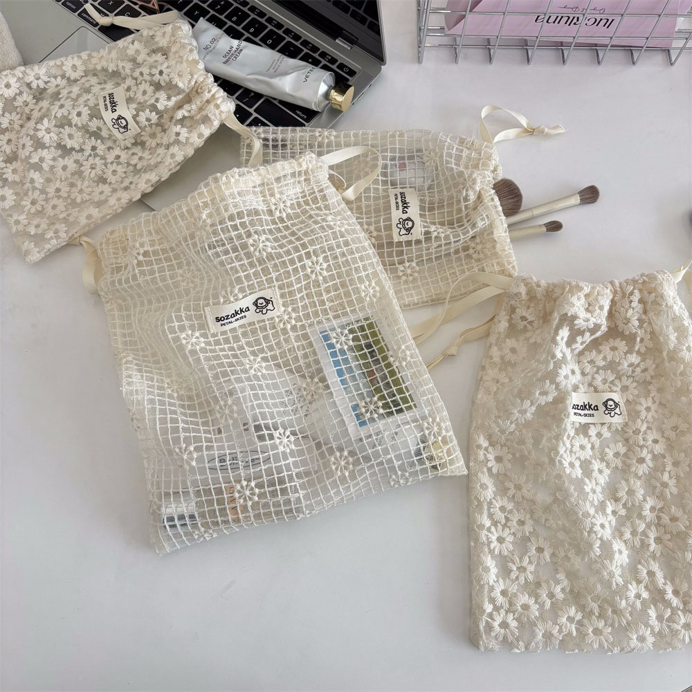 Kant geborduurde Daisy Mesh ma - Travel Z recensie en prijs